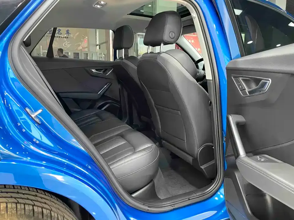 Audi Q2L