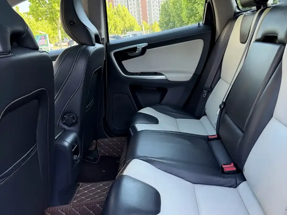Volvo XC60 (Import)