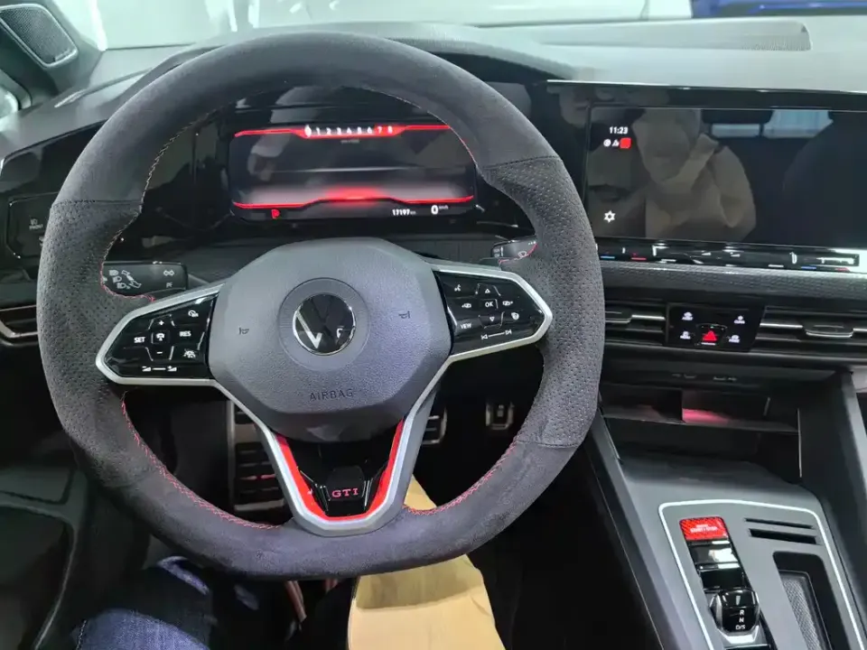 Volkswagen Golf GTI