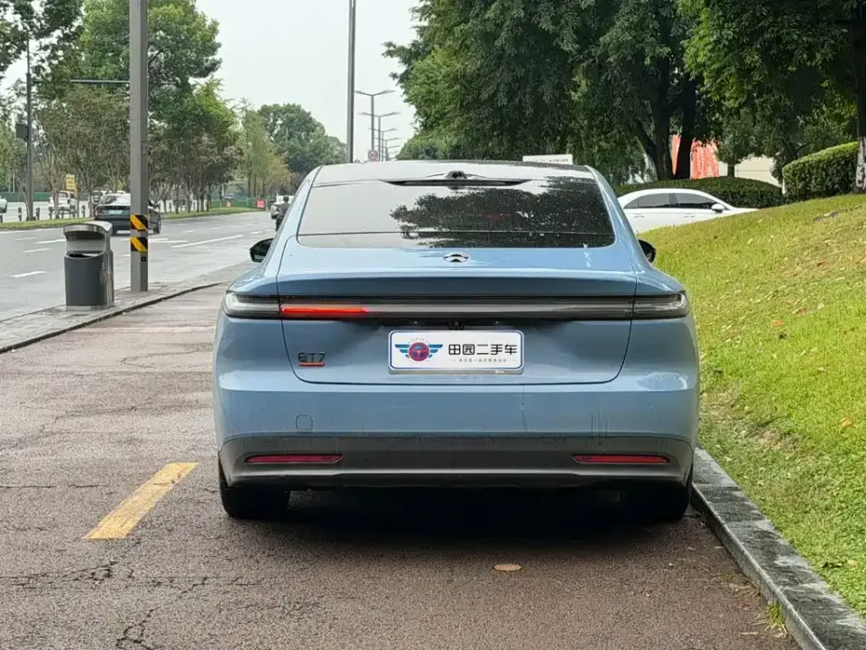 Nio ET7