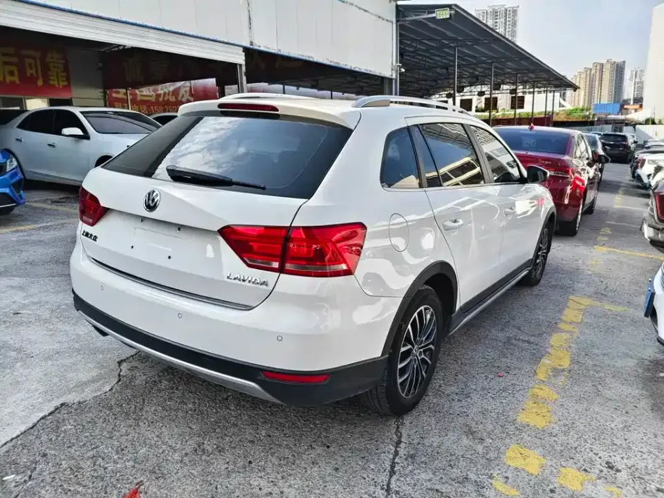 Volkswagen Cross Lavida