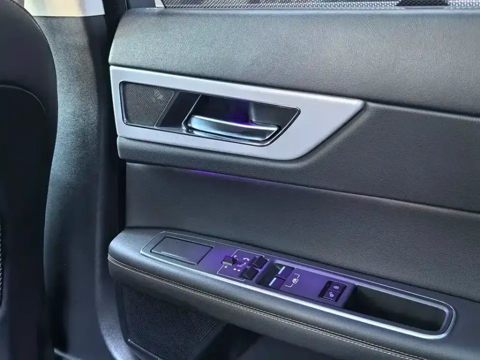 Jaguar XEL
