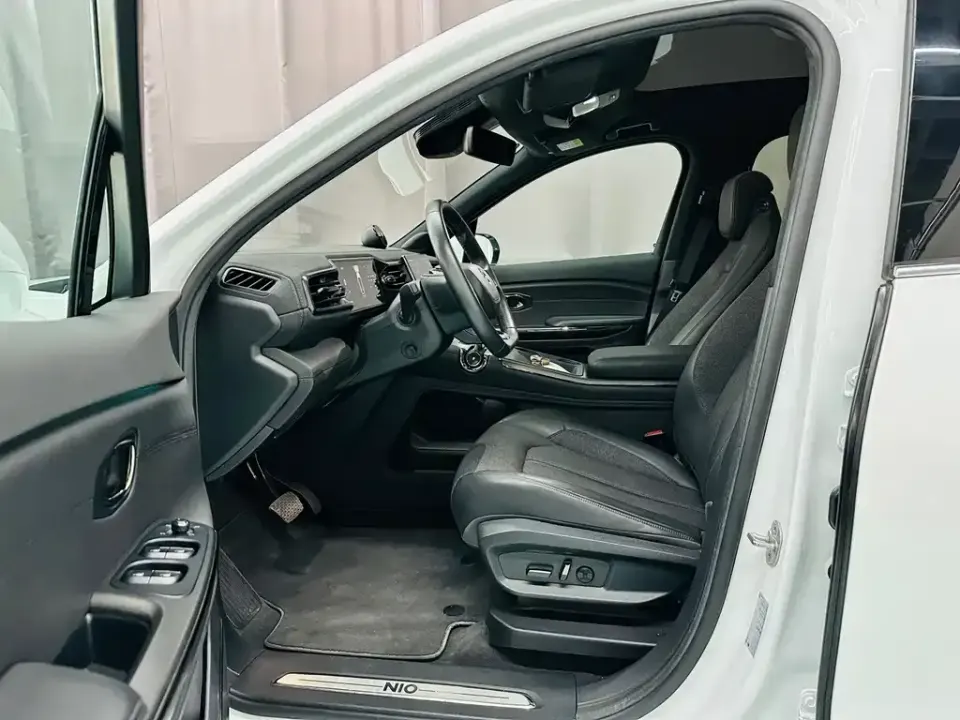 Nio EC6