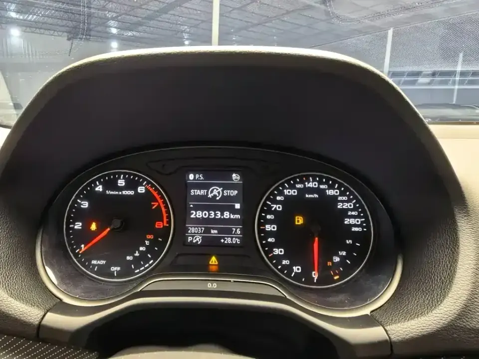 Audi Q2L
