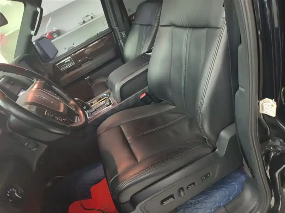 Lincoln Navigator