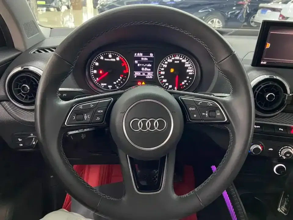 Audi Q2L