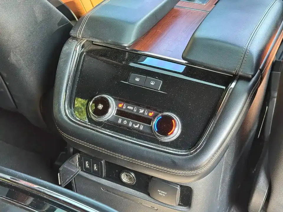 Lincoln Navigator