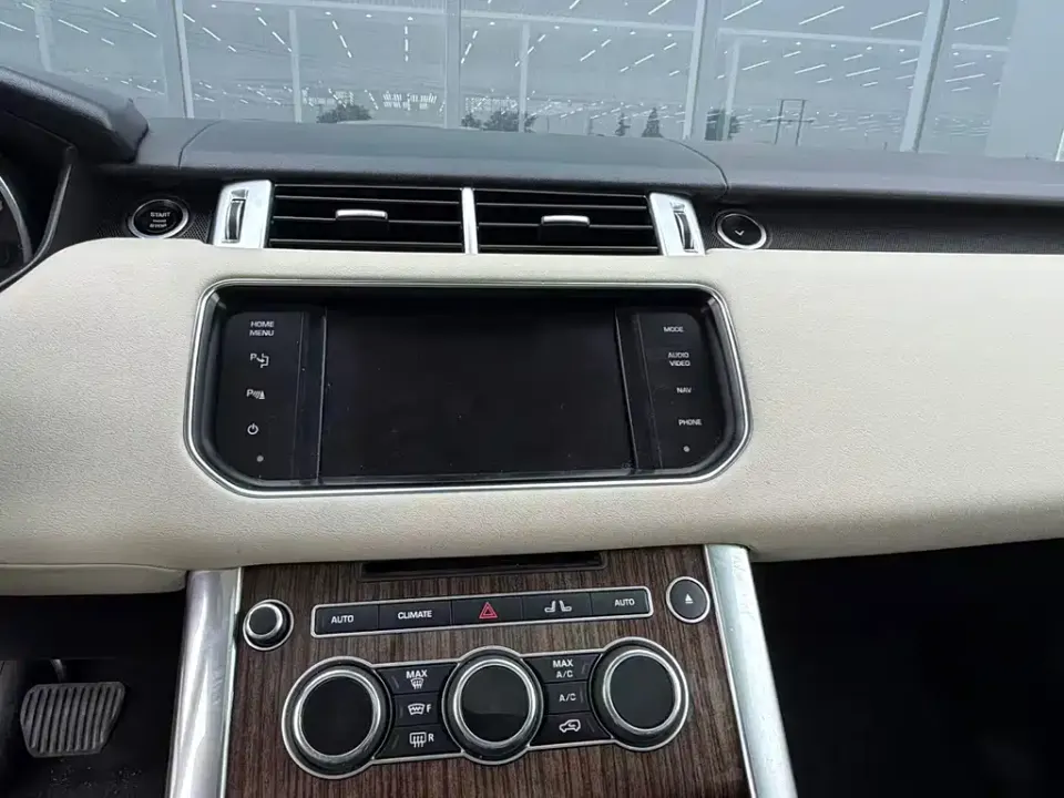 Land Rover Sport
