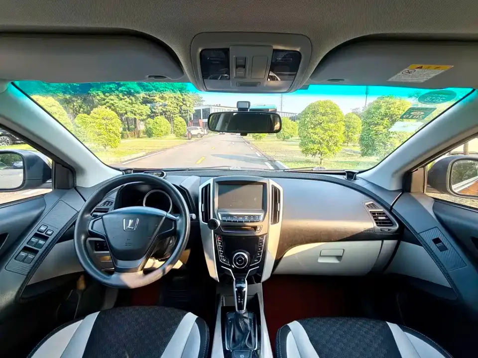 Luxgen U6