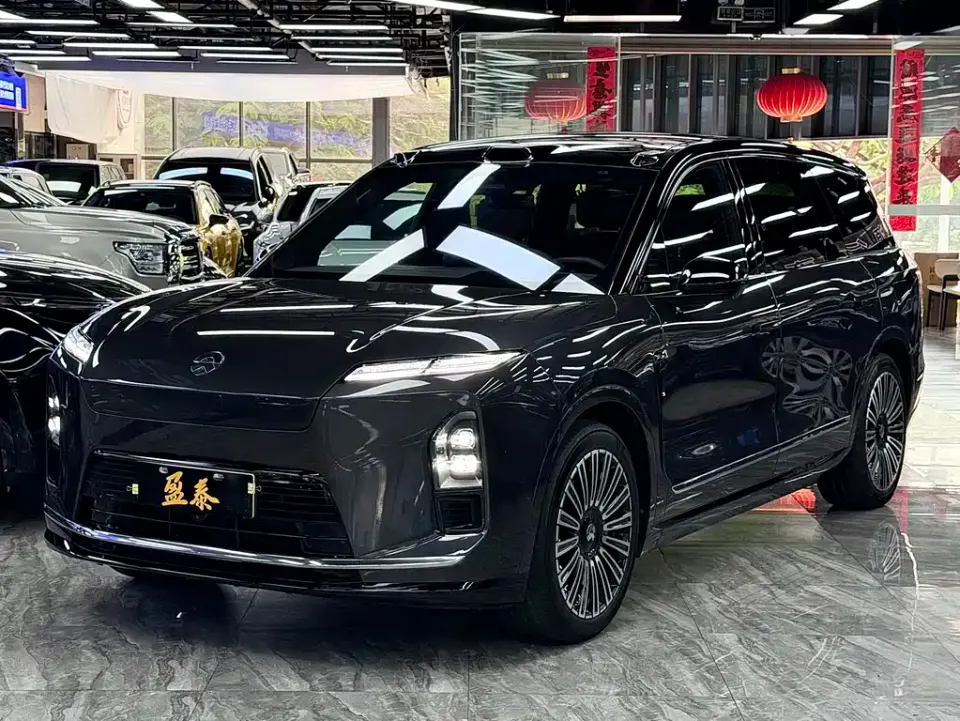 Nio ES8