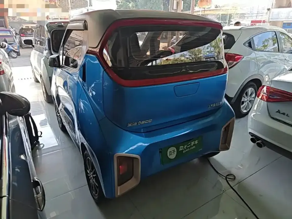 Baojun E200