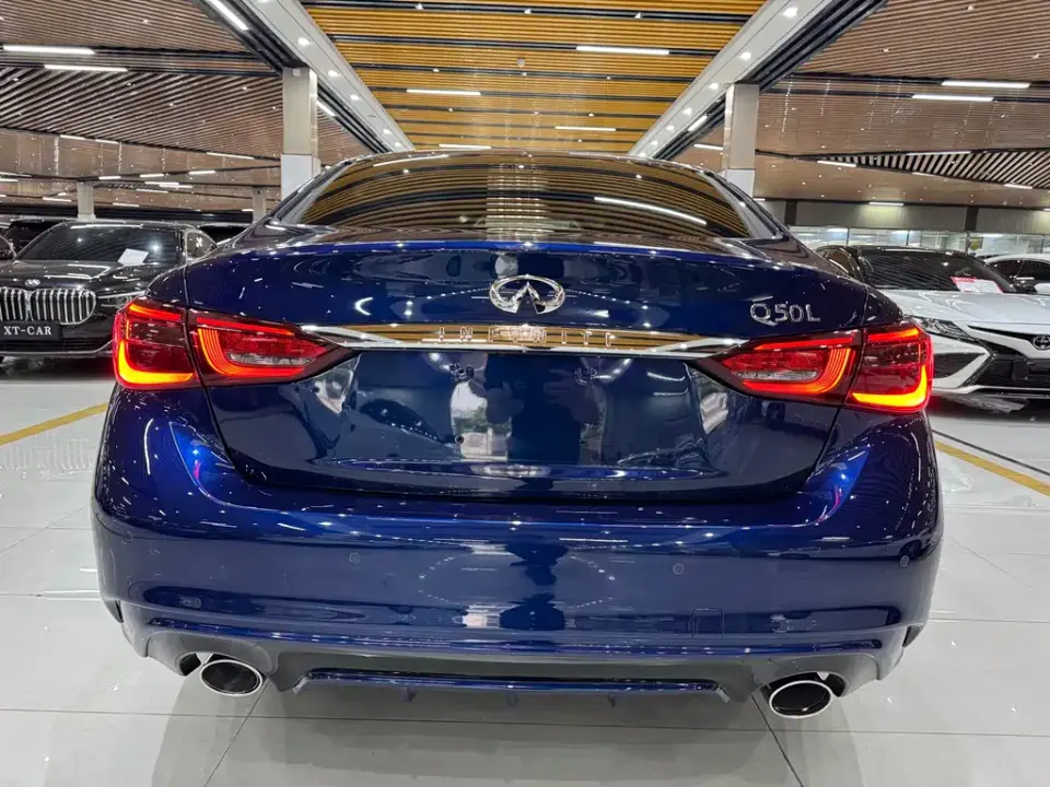Infiniti Q50L
