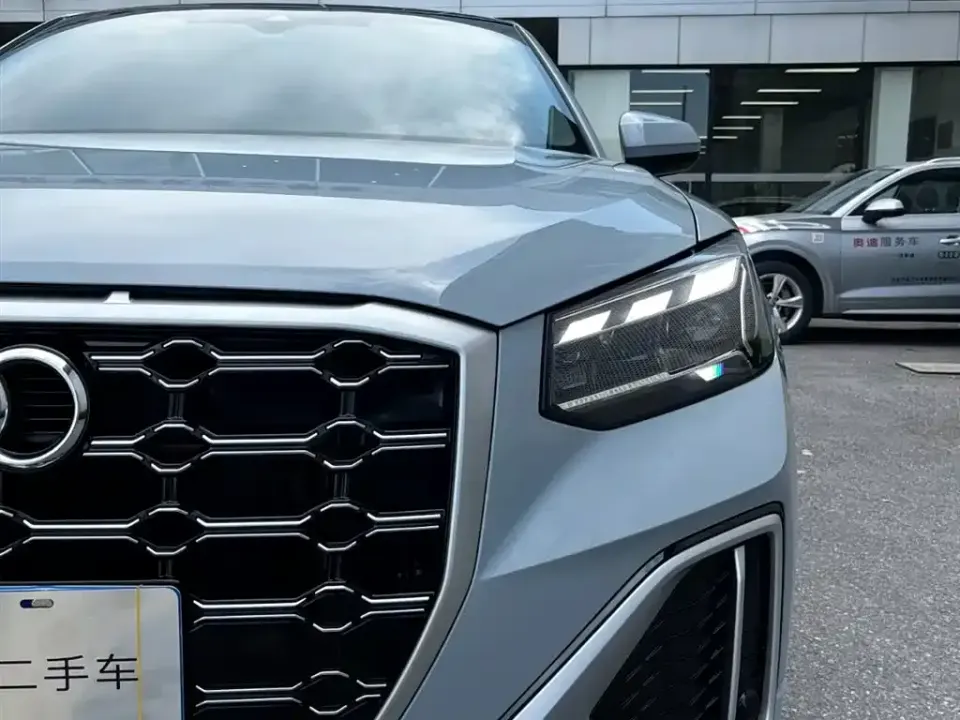 Audi Q2L