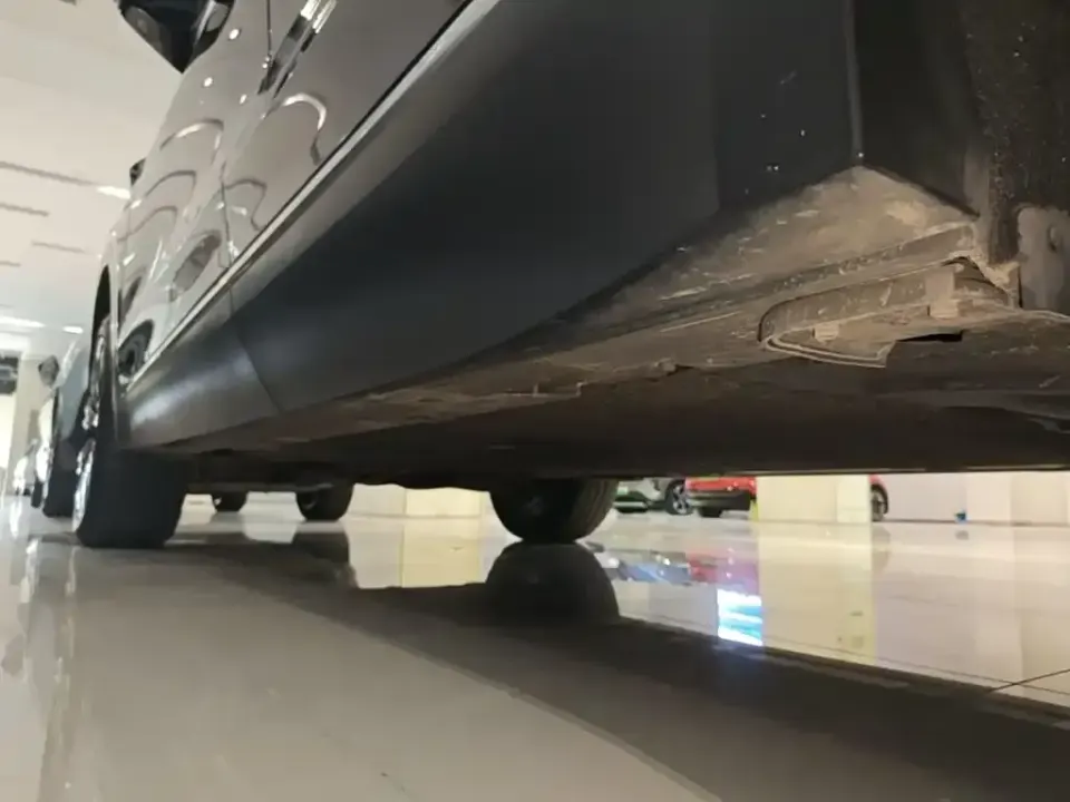 Nio ES8