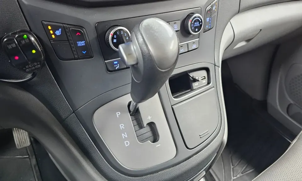 Hyundai Starex