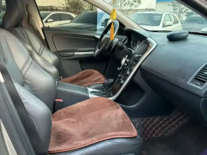 Volvo XC60 (Import)