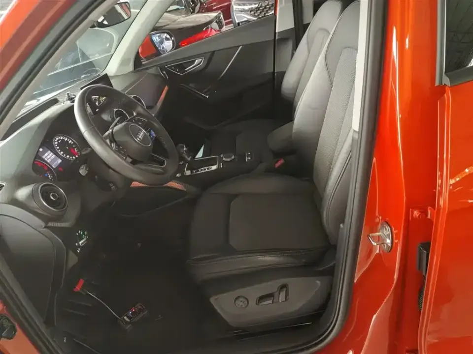 Audi Q2L