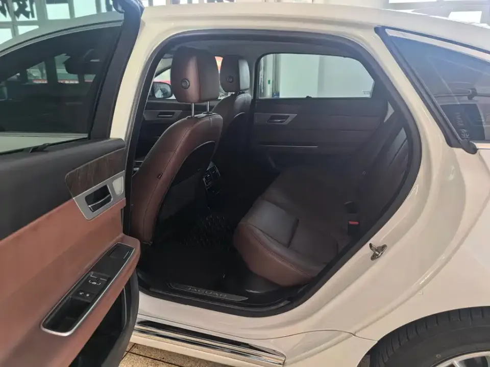 Jaguar XFL