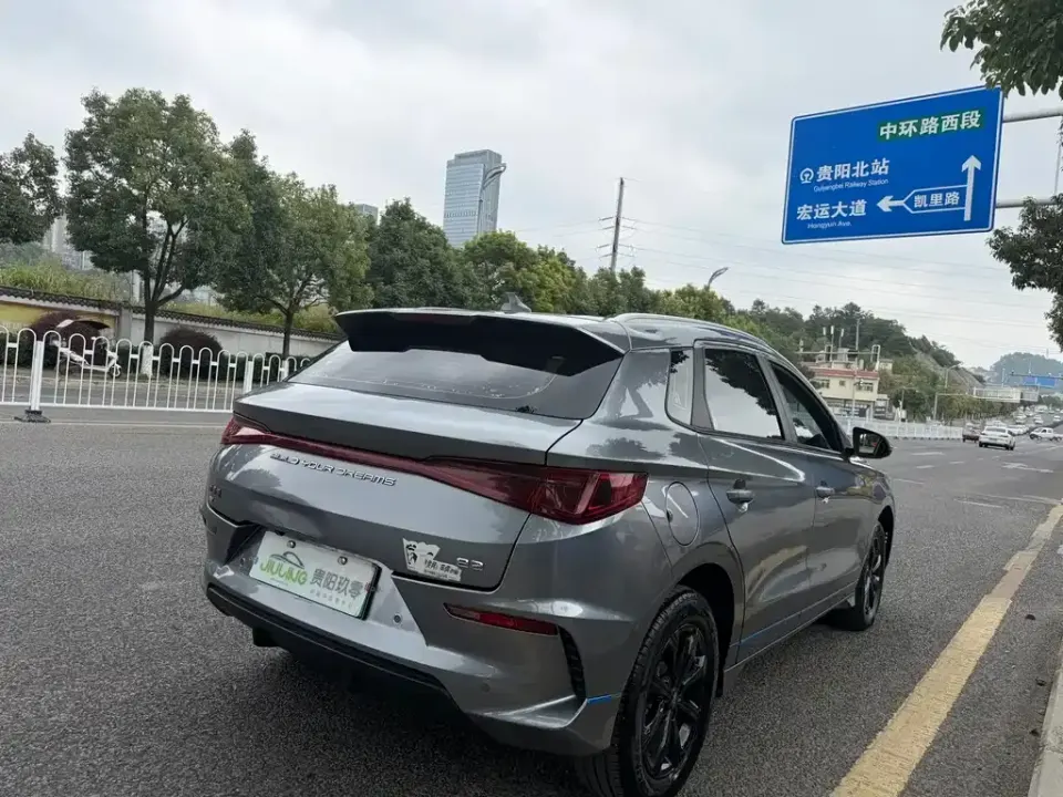 BYD e2