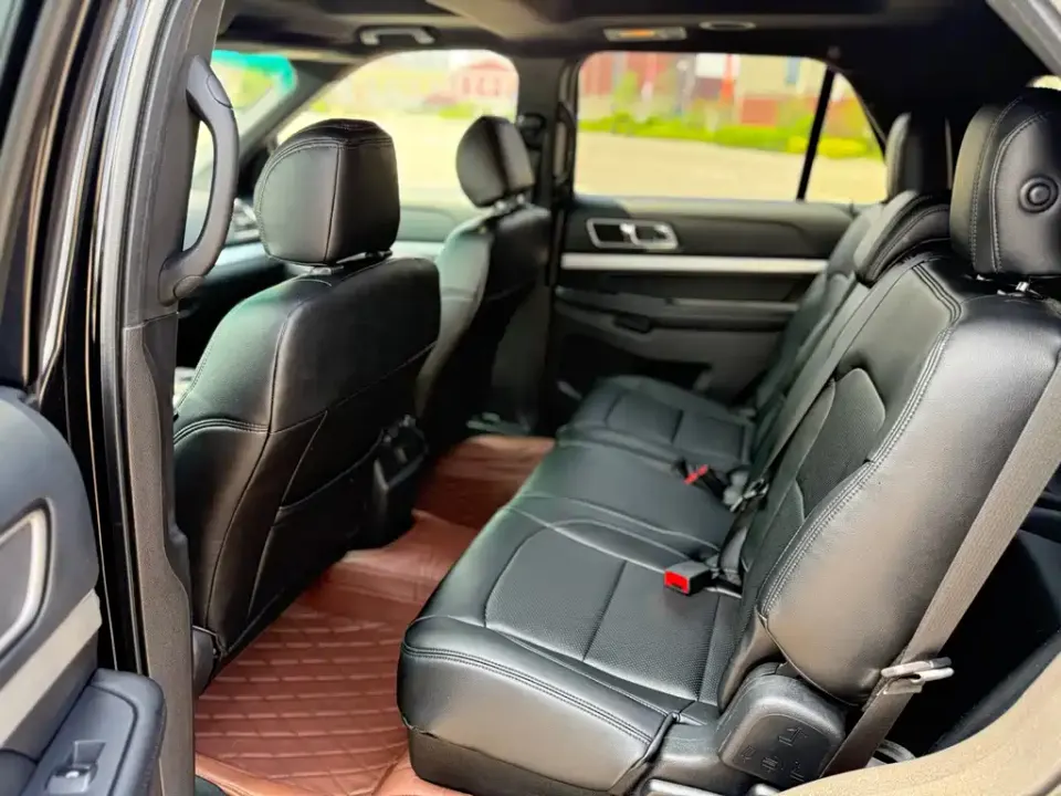 Ford Explorer (Import)