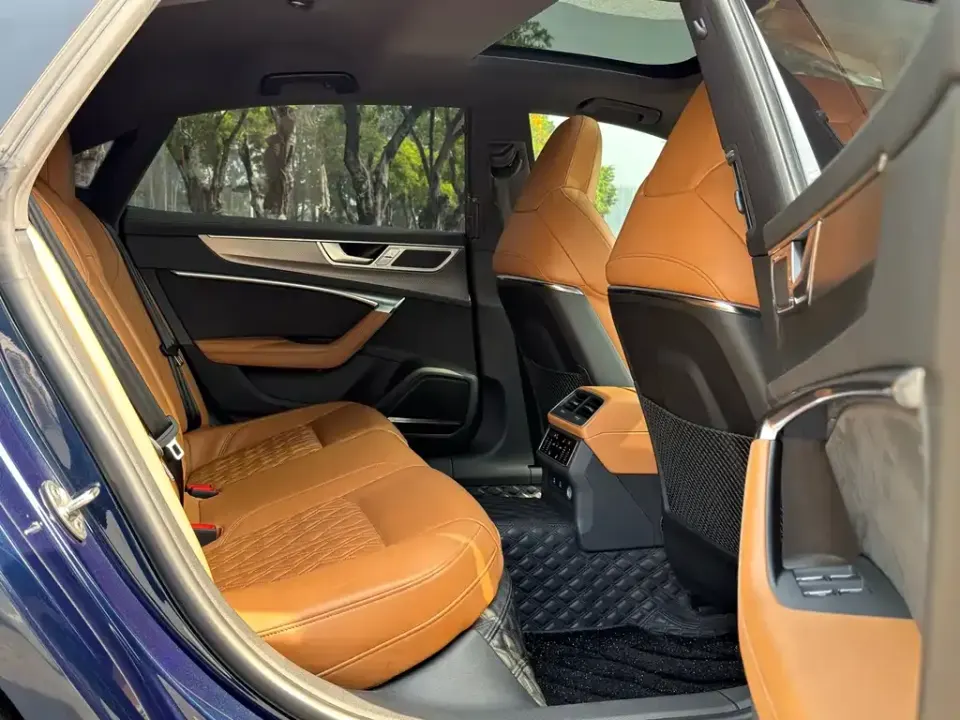 Audi A7L