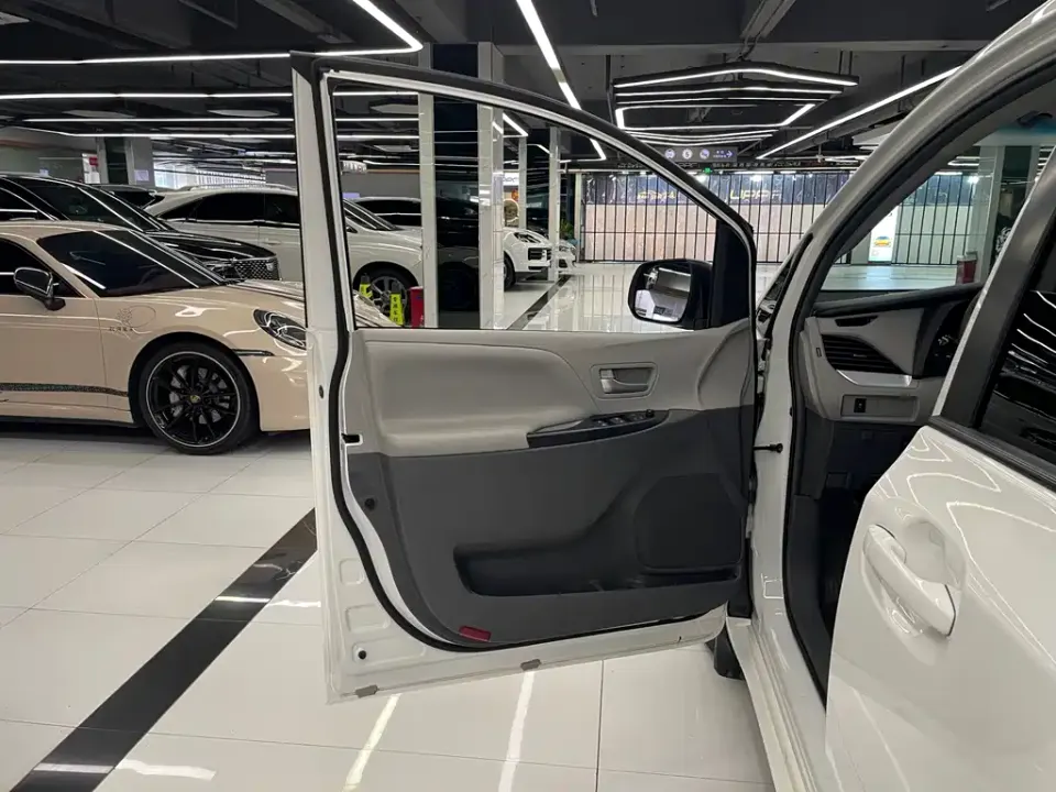Toyota Sienna