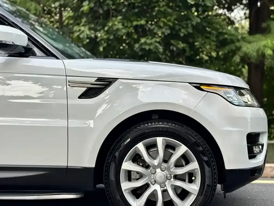 Land Rover Sport