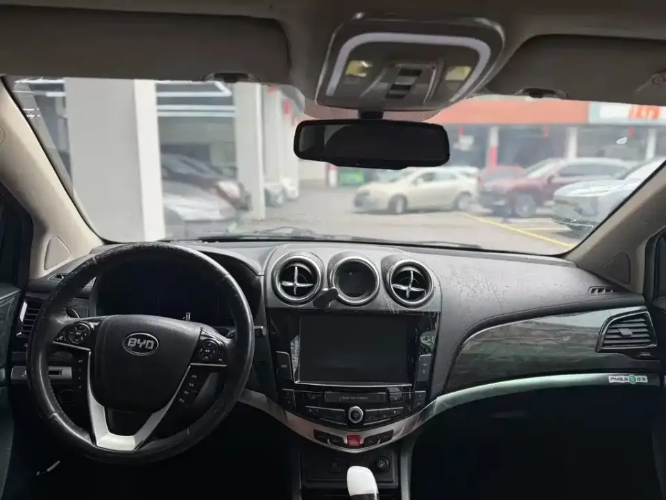 BYD S7