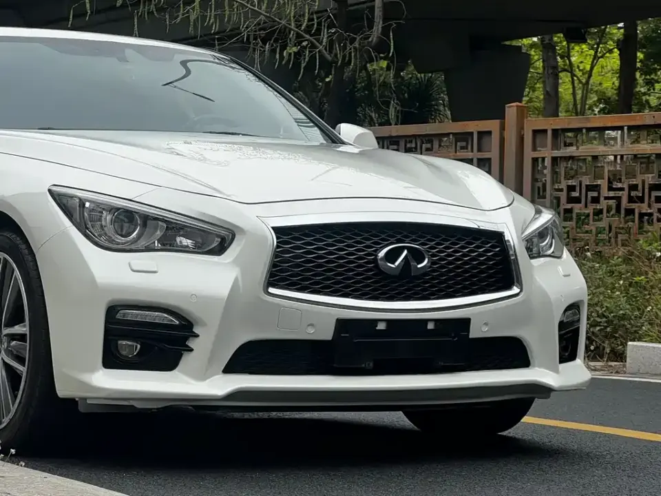 Infiniti Q50L