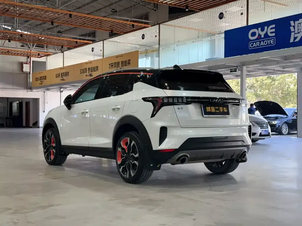 Lynk & Co 06
