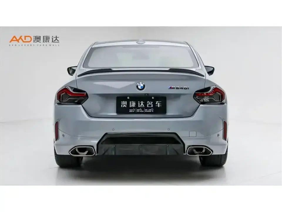 BMW M240i