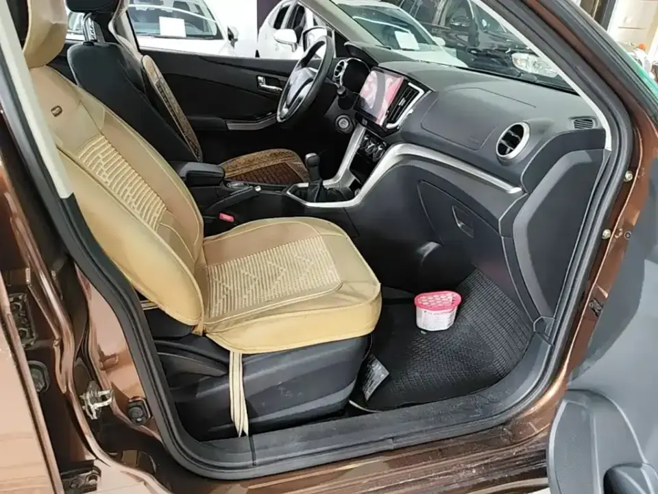 Venucia T70