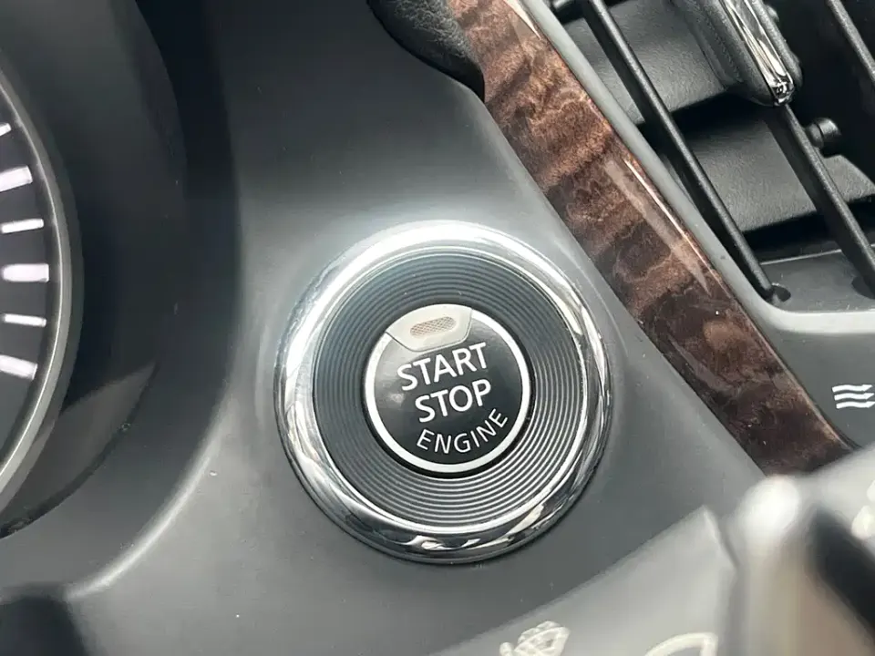 Infiniti Q50L