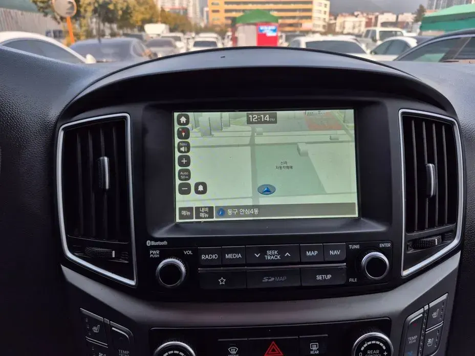 Hyundai Starex