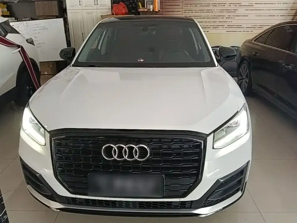 Audi Q2L