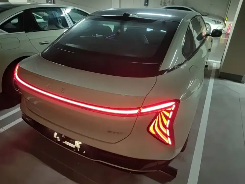 Hongqi Hongqi EH7