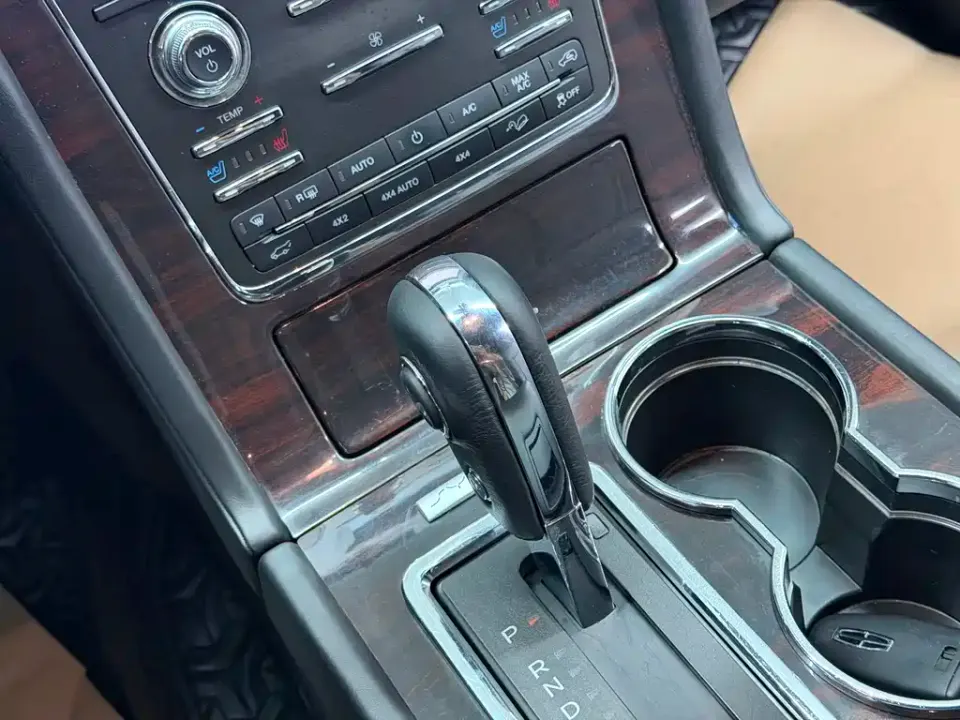 Lincoln Navigator