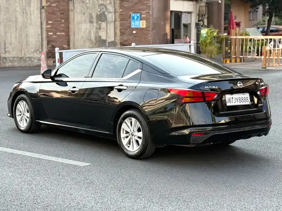 Nissan Teana