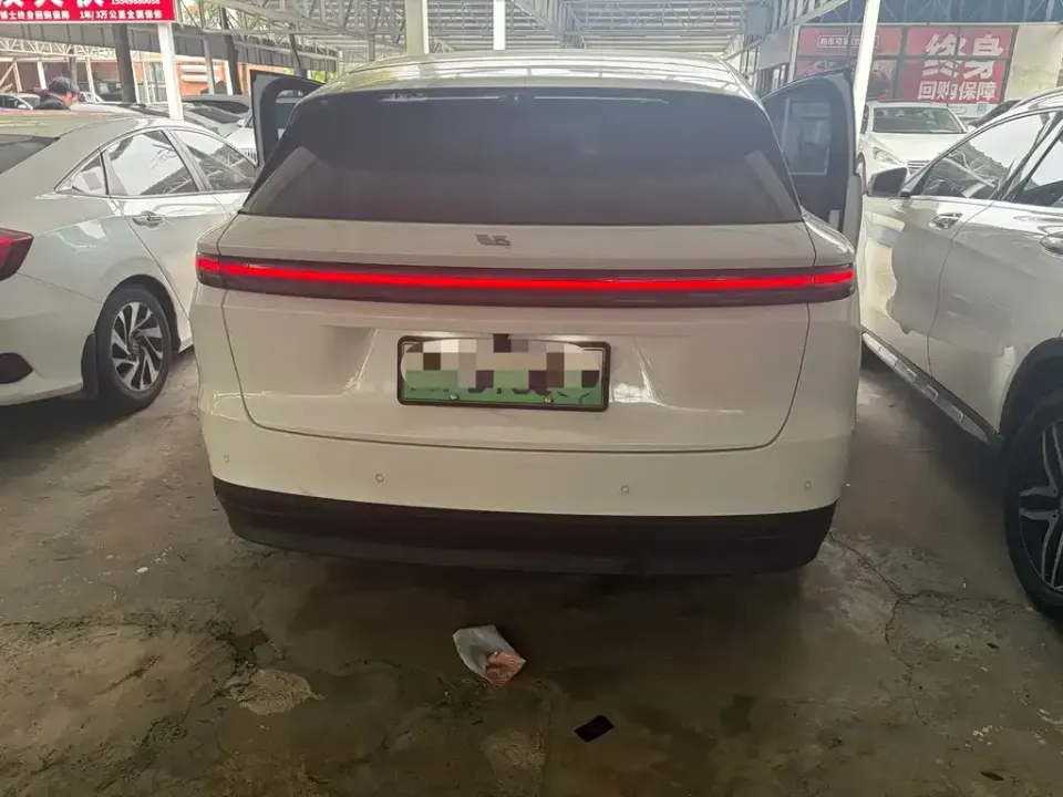 Li Li i6