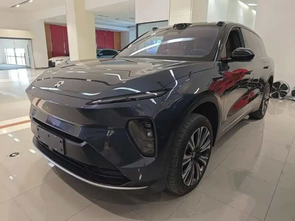 Nio ES8