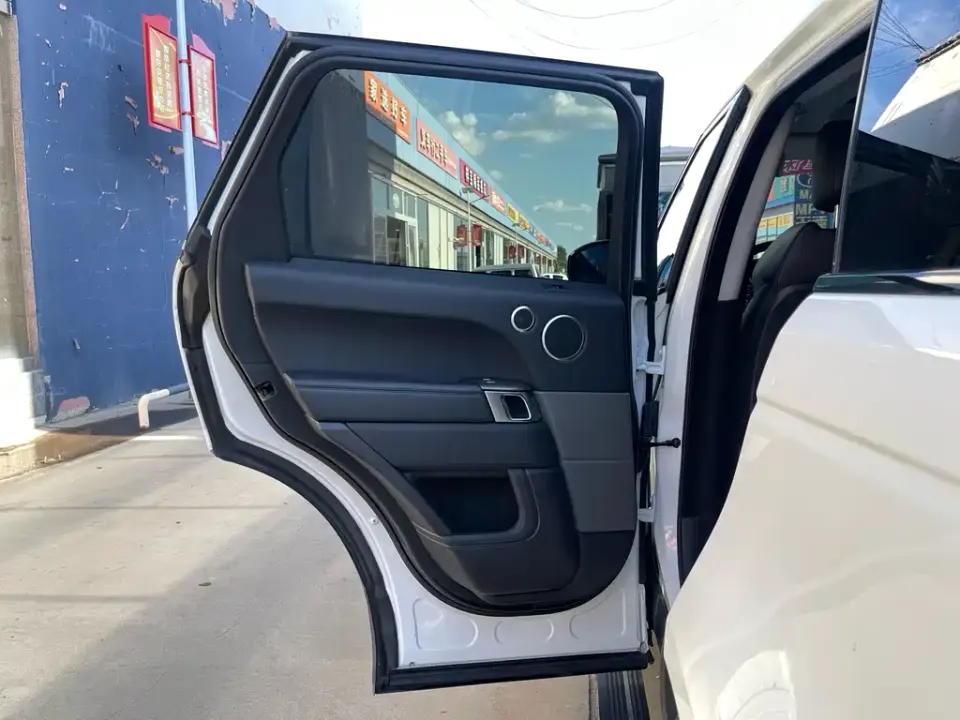 Land Rover Sport
