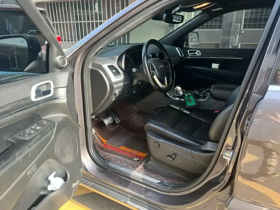 Jeep Grand Cherokee (Import)
