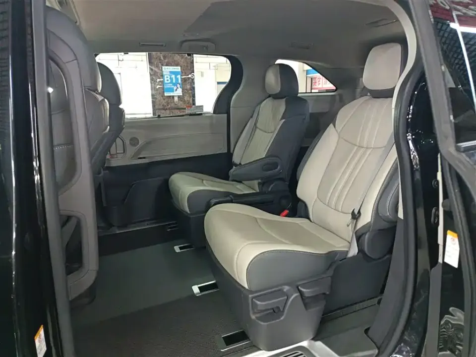 Toyota Sienna