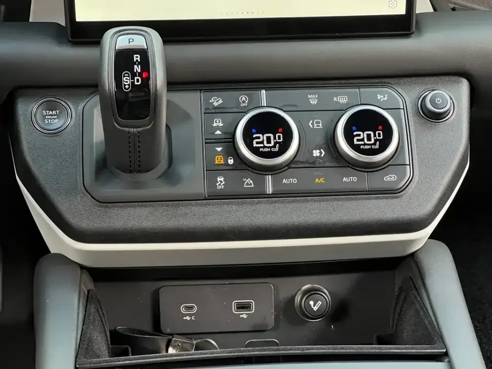 Land Rover Defender