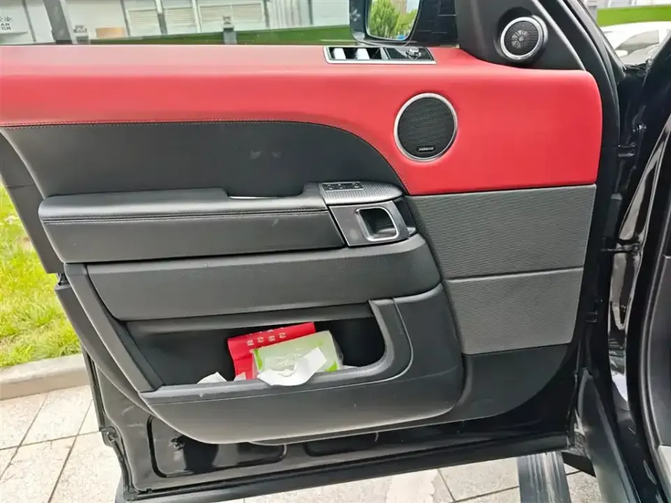Land Rover Sport