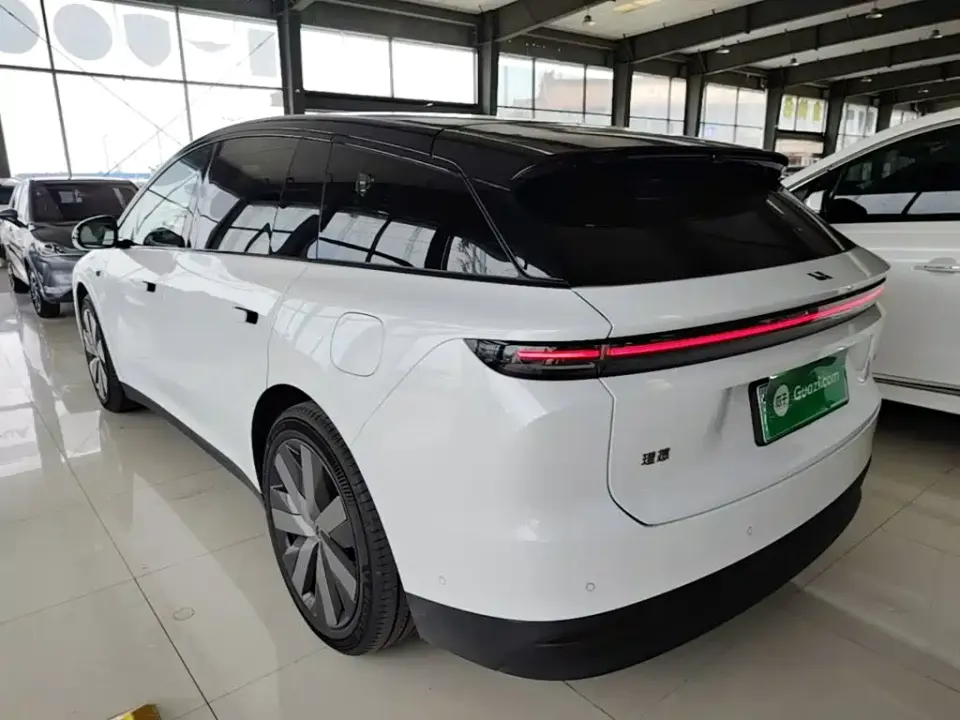 Li Li i6