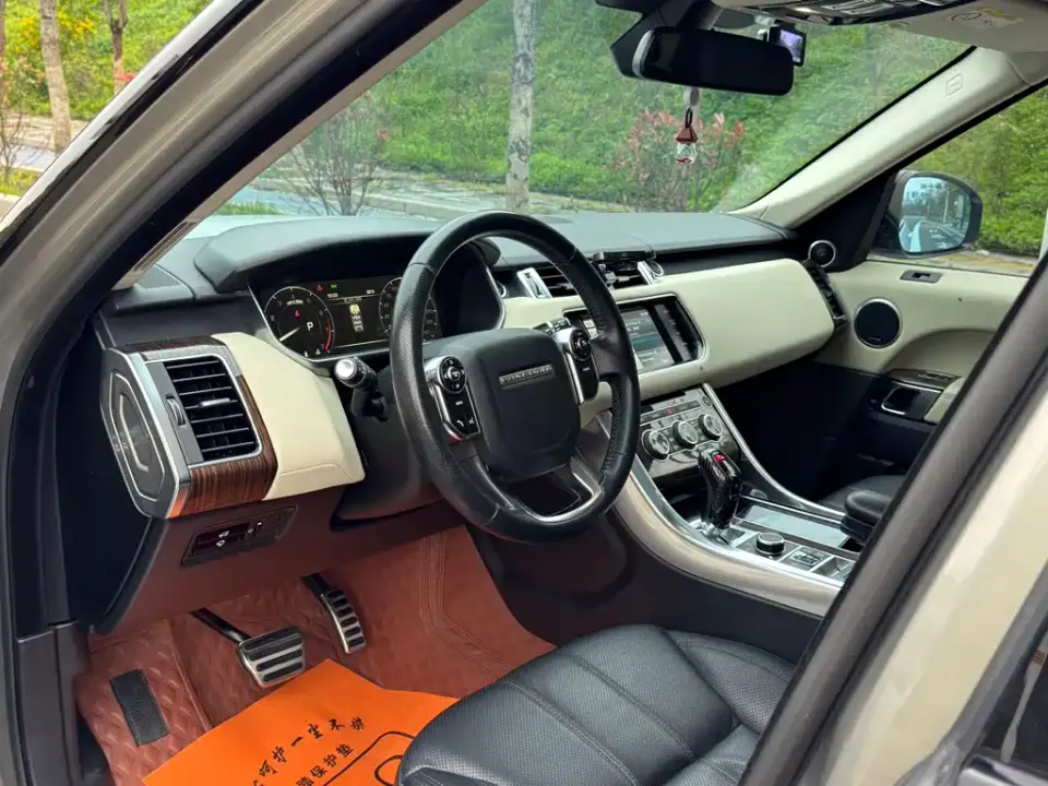 Land Rover Sport