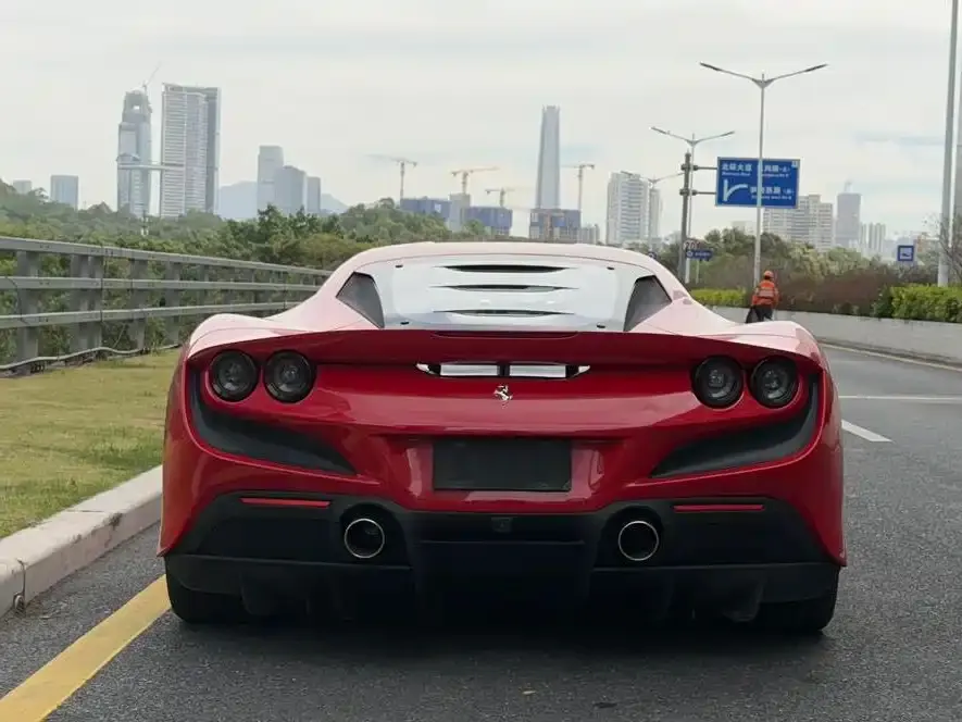 Ferrari F8