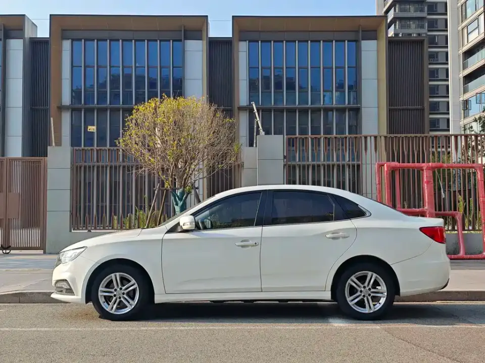 Bestune B30EV