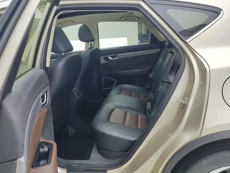 Geely Emgrand GS
